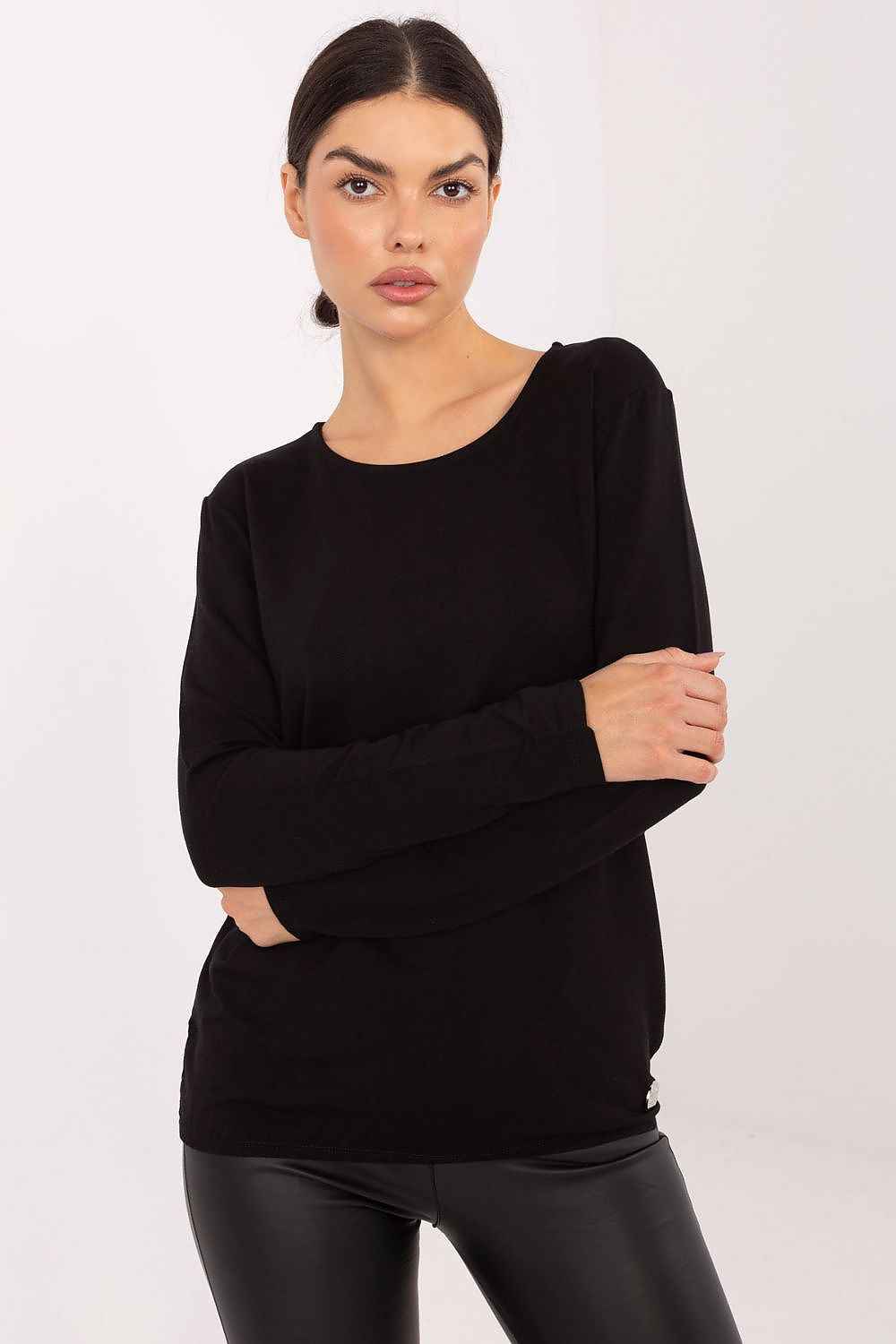 Blouse model 222429 Relevance