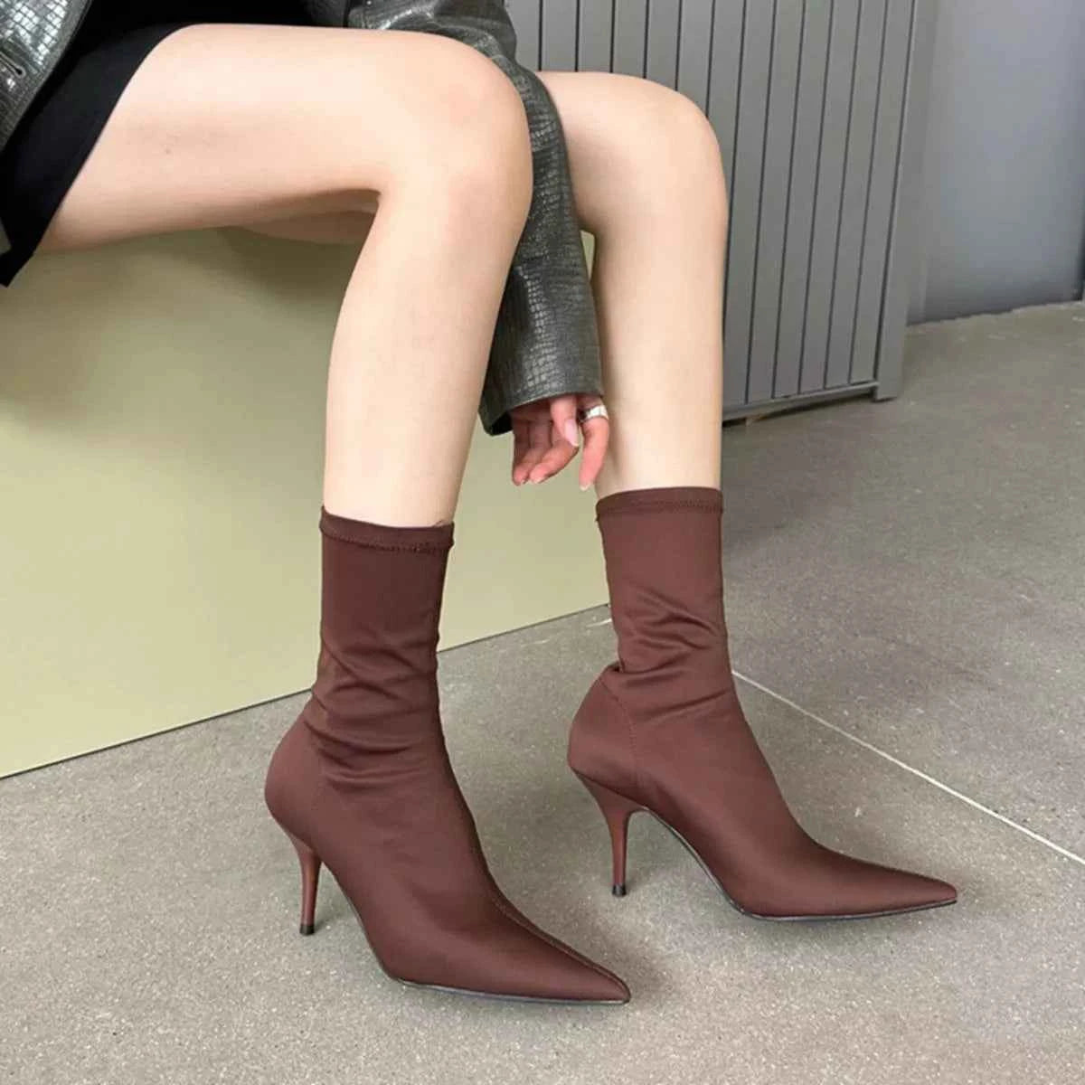 Point Toe Mid Heel Boots