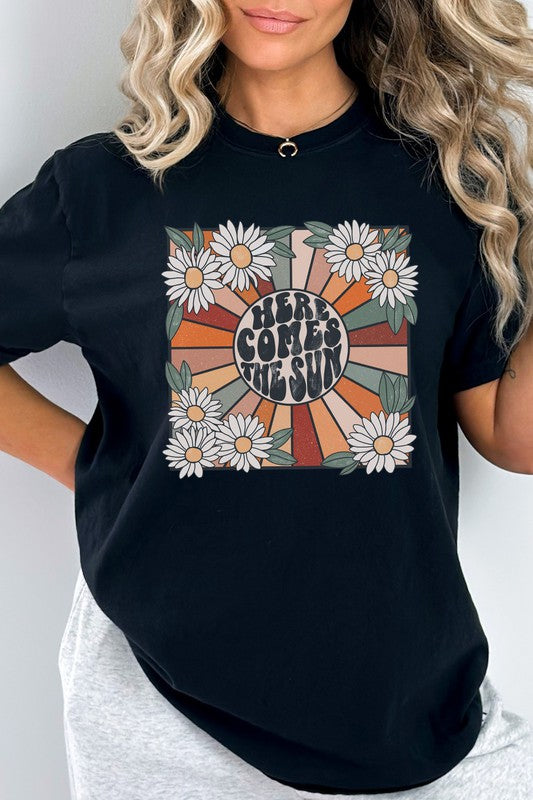 Here Comes The Sun Daisy Comfort Color Graphic Tee - Pikemla