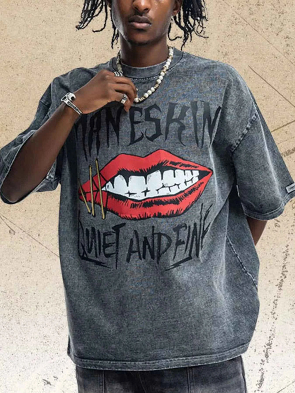 Men's Lip Graphic Washed Round Neck T-Shirt