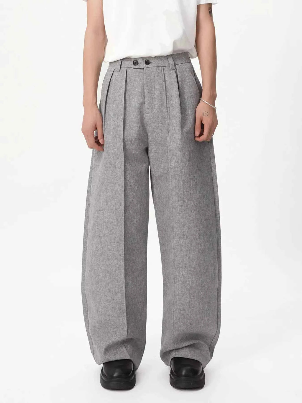 Men's Wide-Leg Pleated Pants