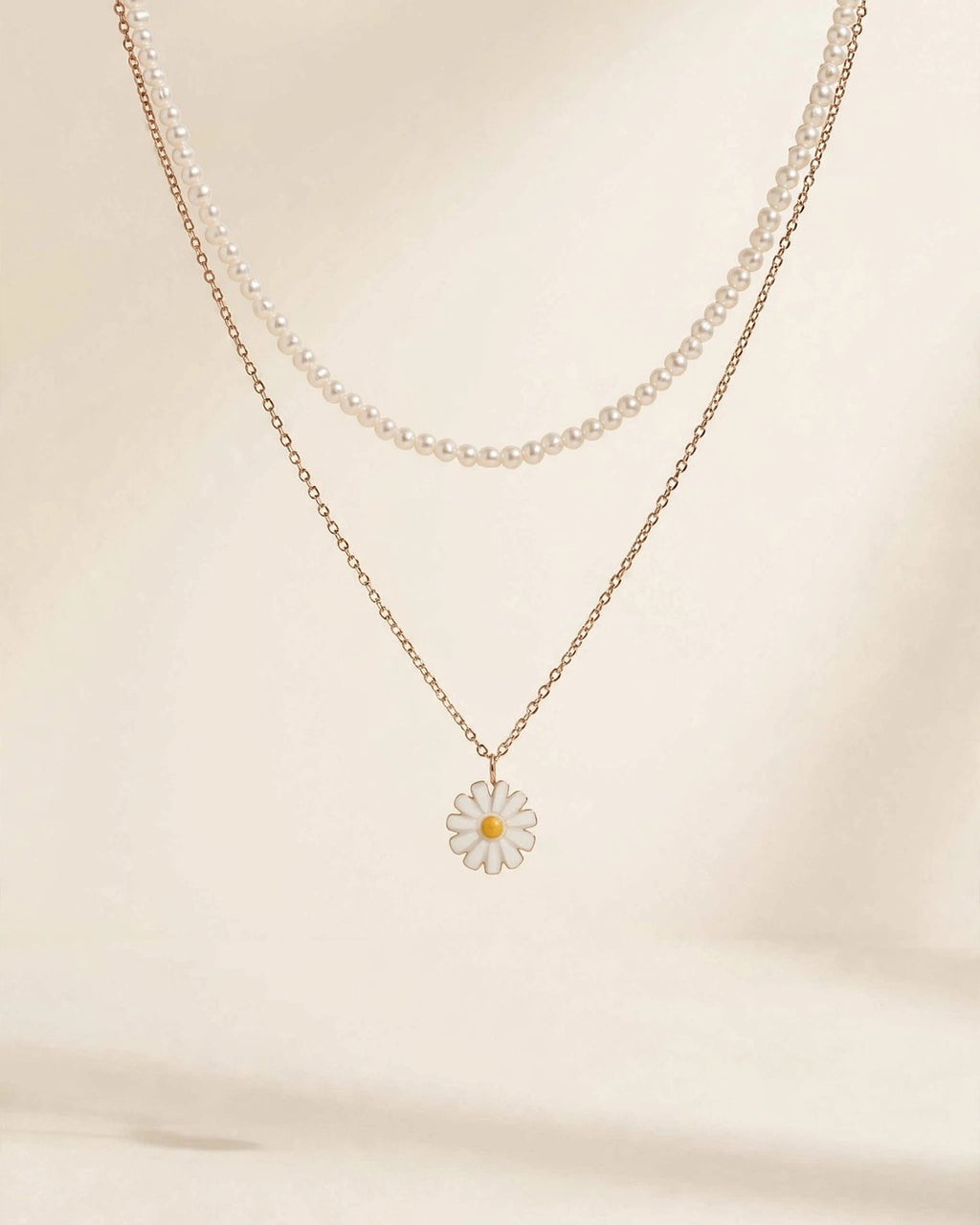 Daisy Flower Pendant Necklace