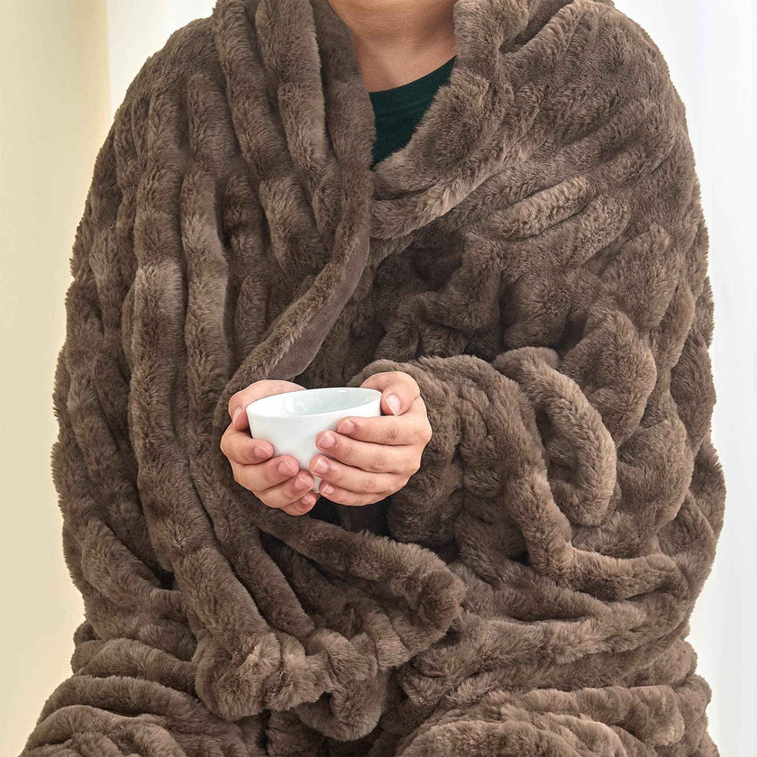 Ruched Faux Fur Throw Blanket - Alondra Collection
