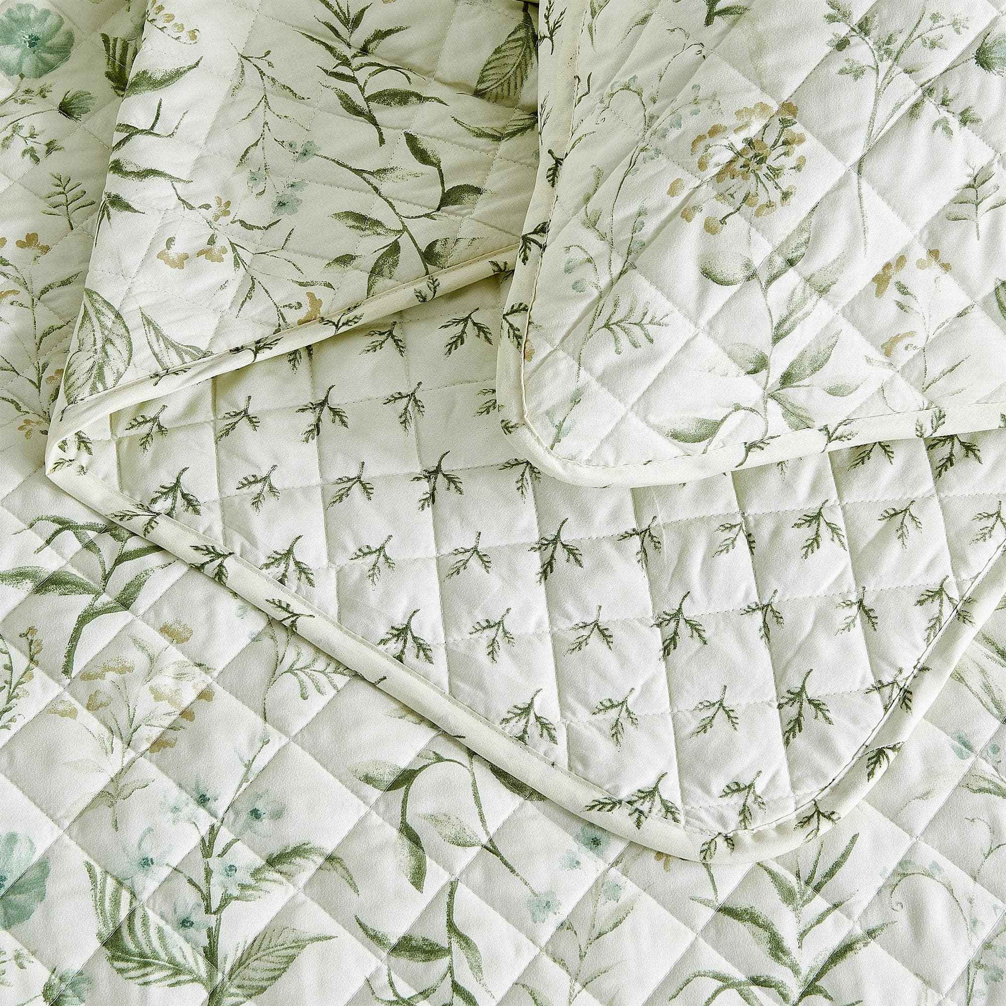 Floral Printed Microfiber Quilt Set - Glyndora Collection