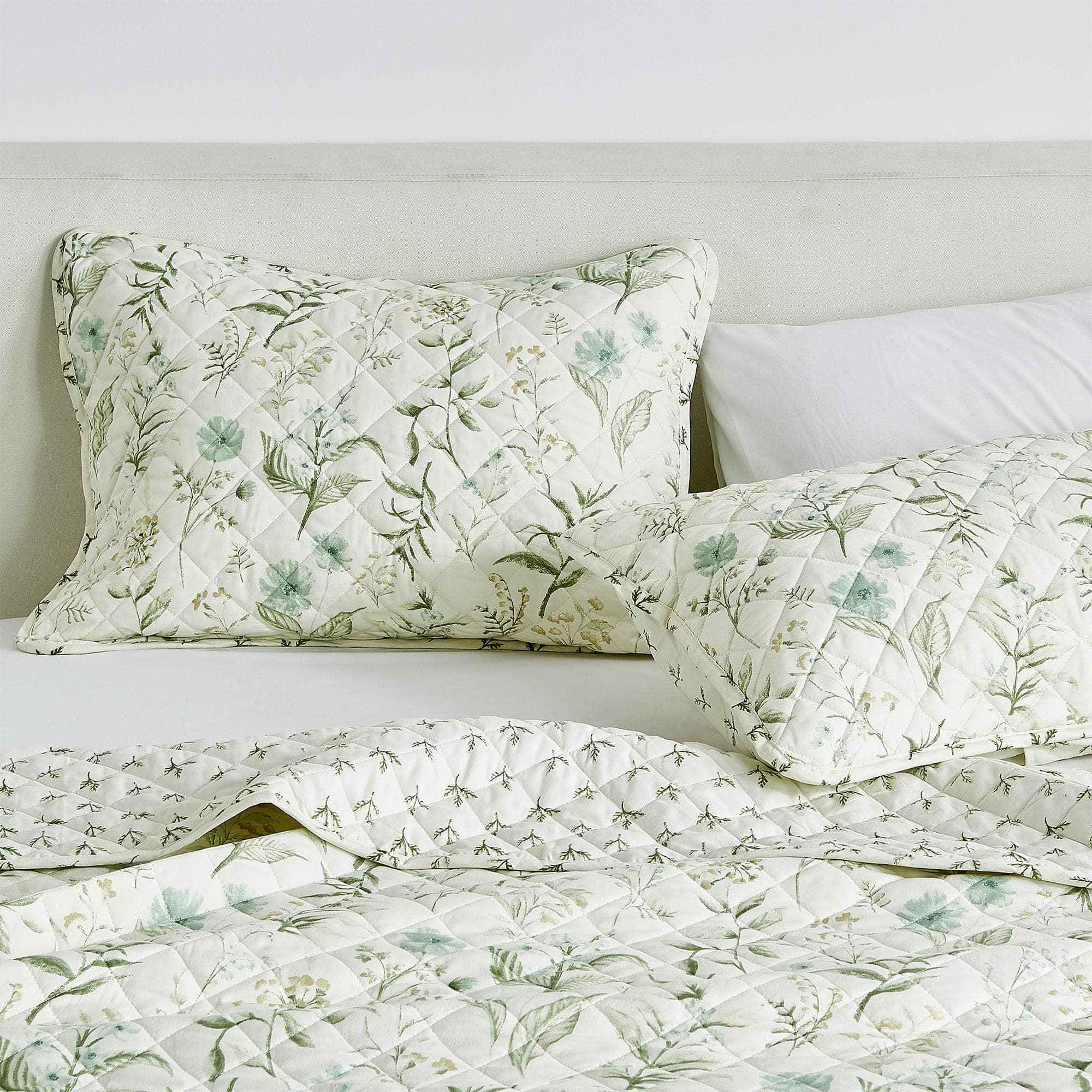 Floral Printed Microfiber Quilt Set - Glyndora Collection