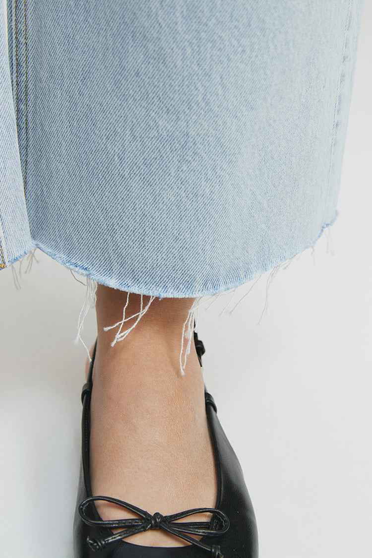 Moon Curve Raw Hem Crop Jeans HJ129