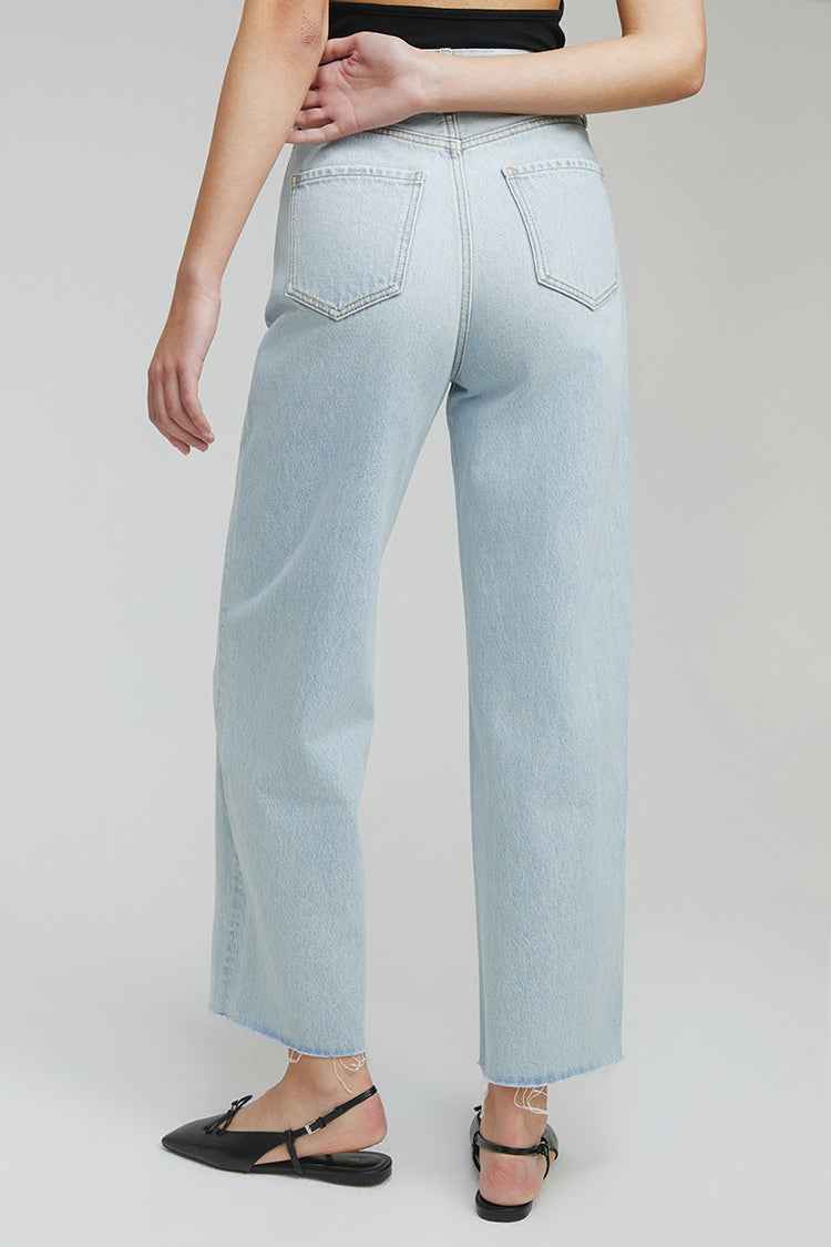 Moon Curve Raw Hem Crop Jeans HJ129