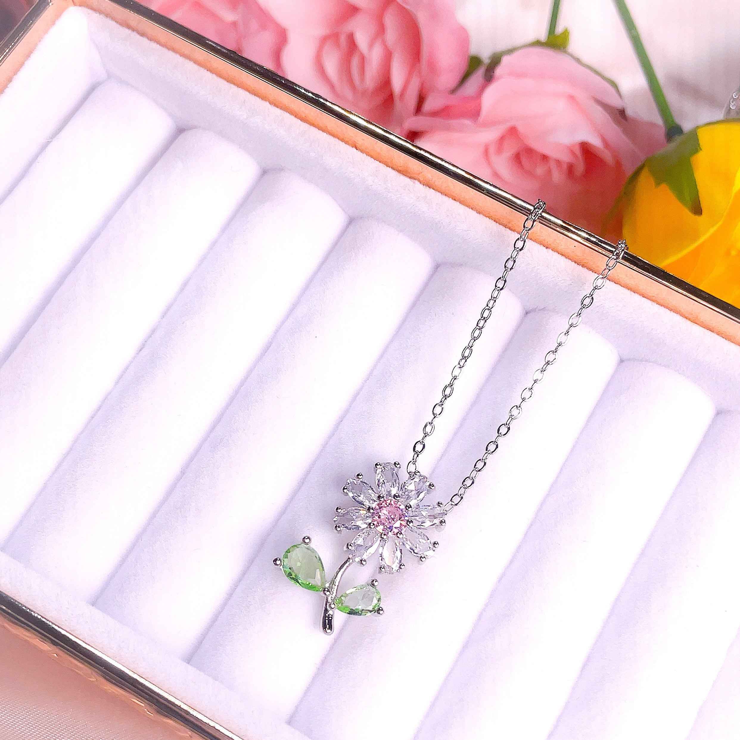 Happy Daisy Necklace