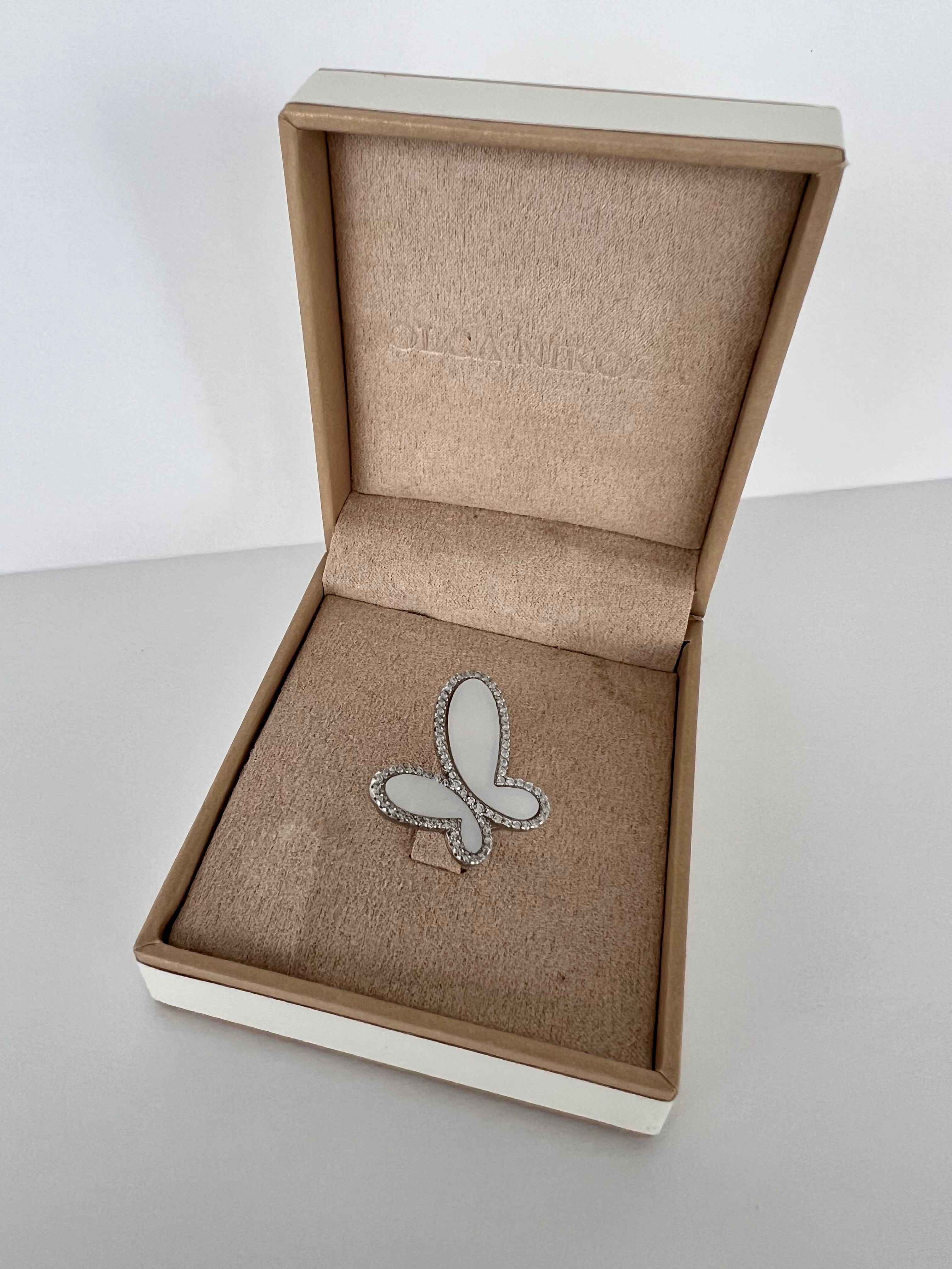 .925 Silver Ring w/ Mother Of Pearl Butterfly encrusted with Cubic Zirconia Jewelry