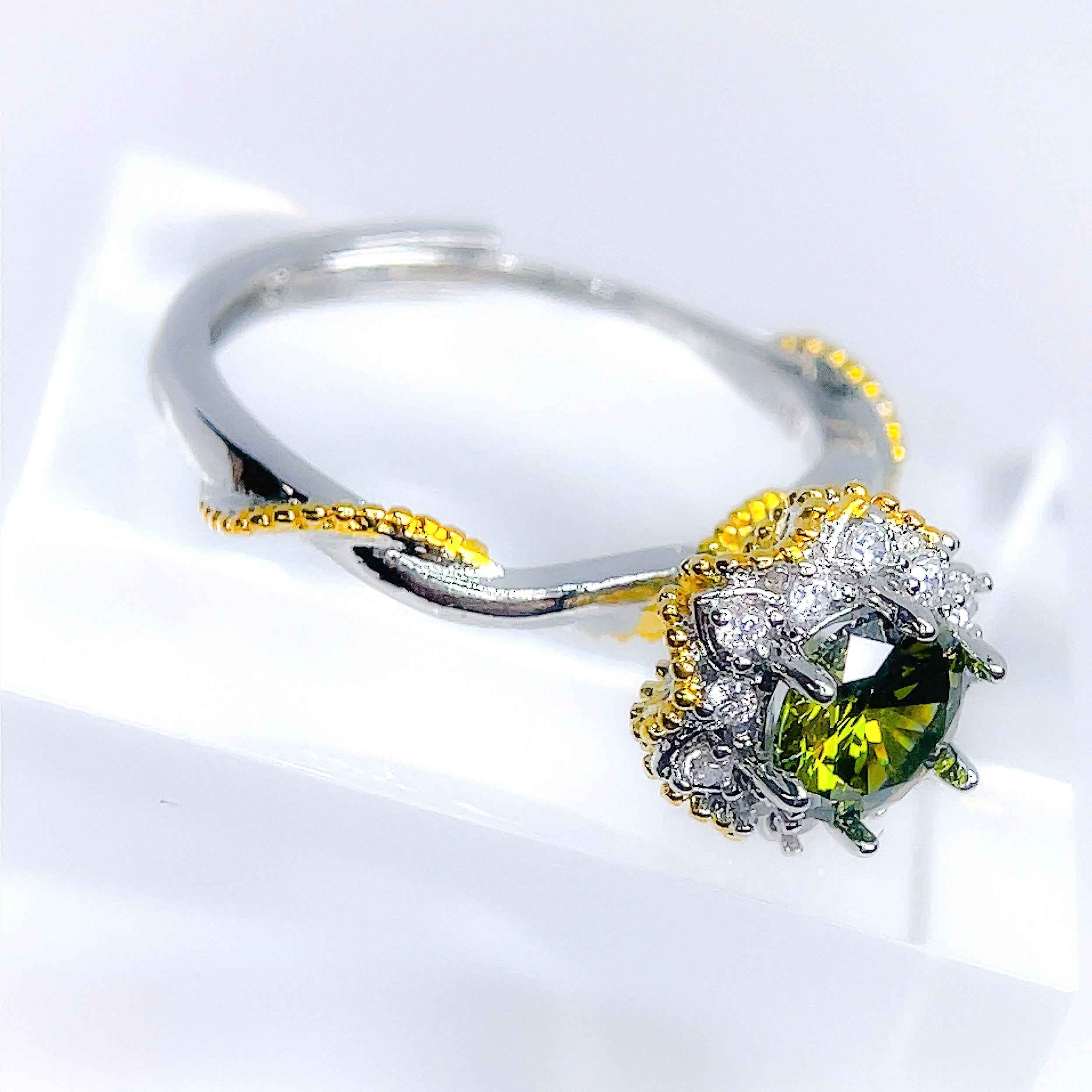 Rosario Romance Ring - Peridot