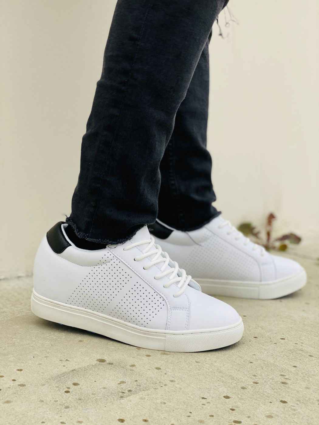 CALTO 2.6-Inch Taller White Elevator Sneakers H0833