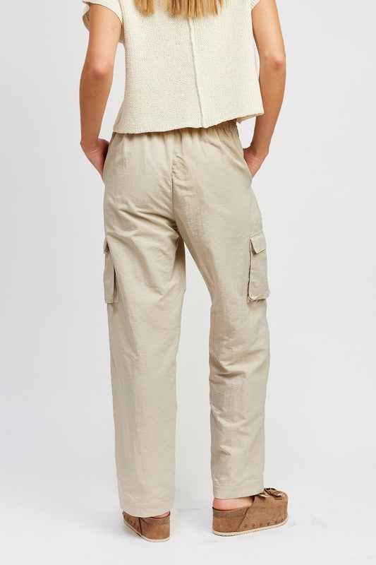 Emory Park straight leg pants with elastic waistband in beige with cargo pockets for a relaxed fit